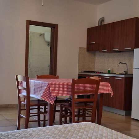 الشقق الفندقية أوترانتوفي  Catona House المظهر الخارجي الصورة