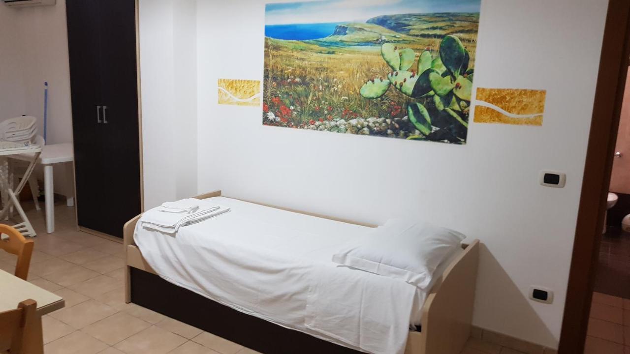 الشقق الفندقية أوترانتوفي  Catona House المظهر الخارجي الصورة