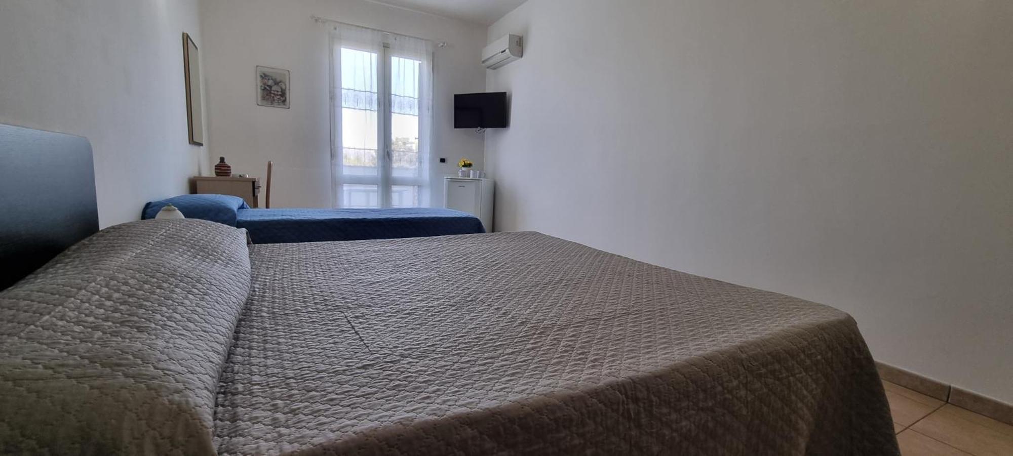 الشقق الفندقية أوترانتوفي  Catona House المظهر الخارجي الصورة