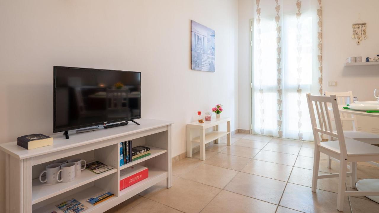 الشقق الفندقية أوترانتوفي  Catona House المظهر الخارجي الصورة