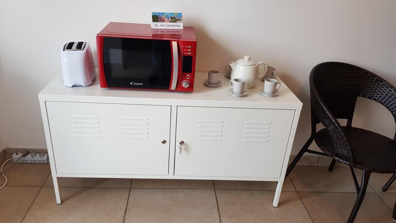 الشقق الفندقية أوترانتوفي  Catona House المظهر الخارجي الصورة